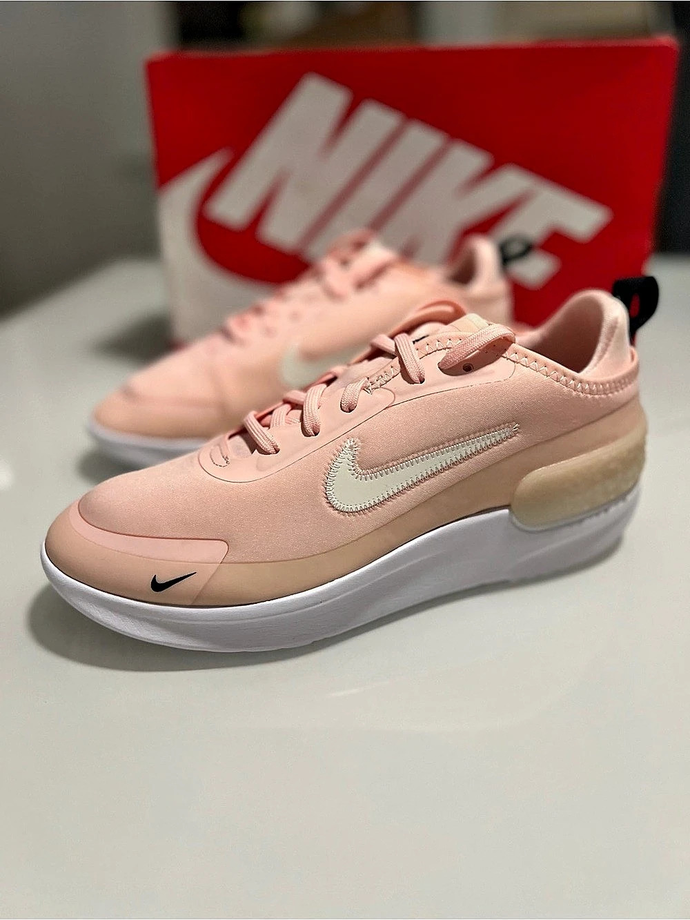Nike AMIXA Women's Pink & White Sneakers US 8